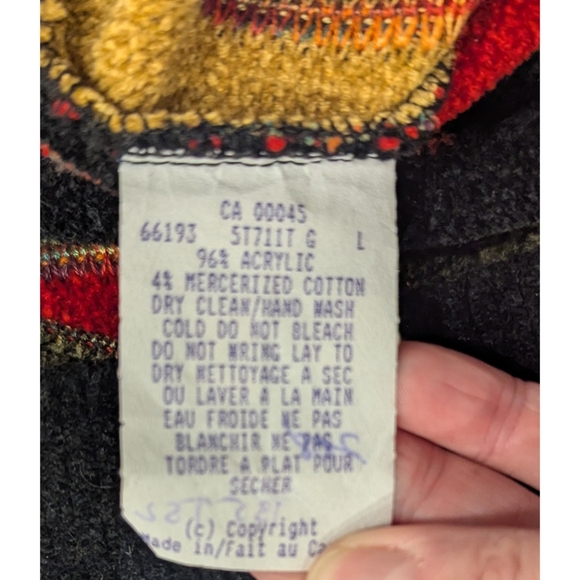 Tundra Canada 3D Textured Coogi Style Print Sweater Size Large - Picture 5 of 6